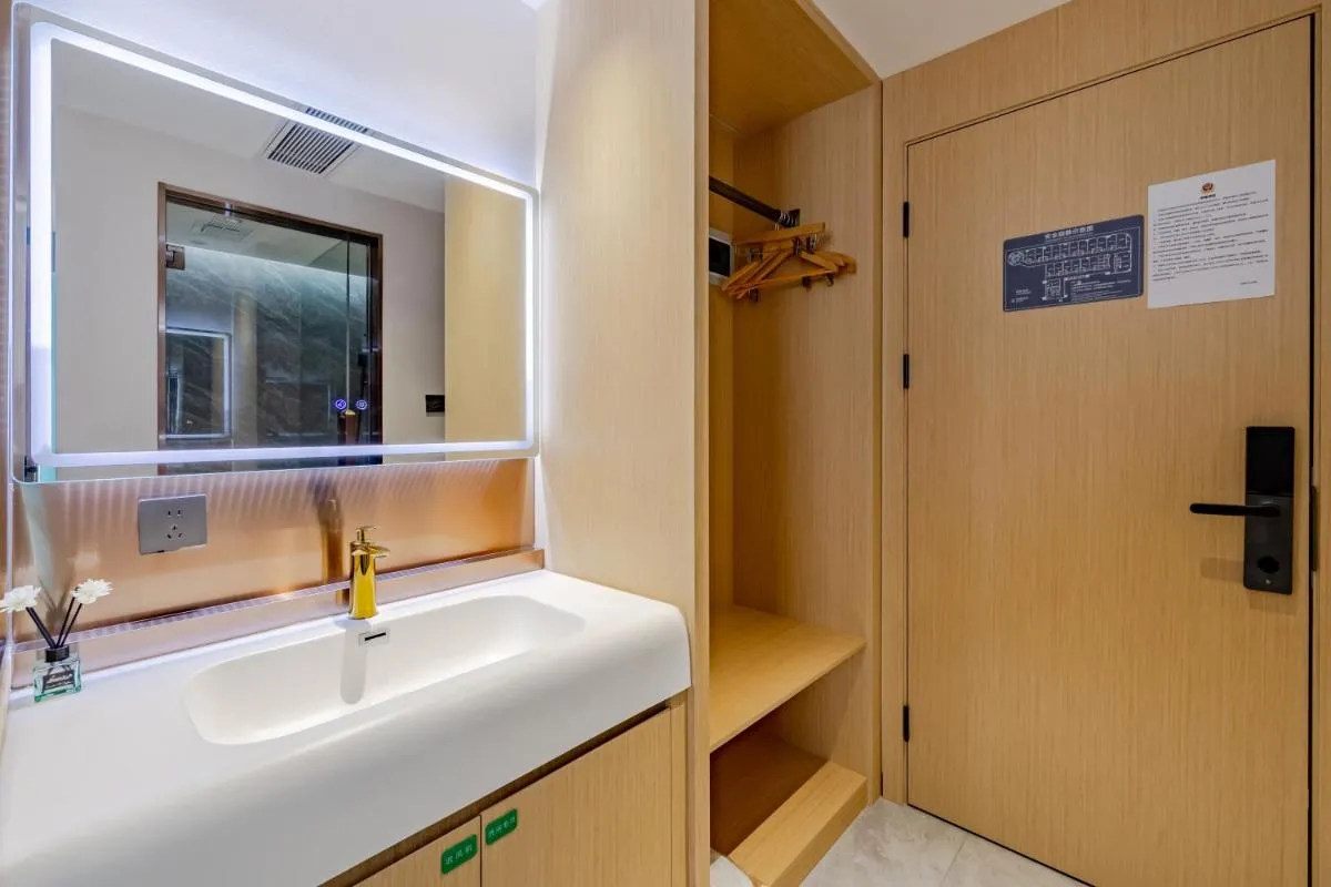 Image 2 of Boutique Hotel Shanghai