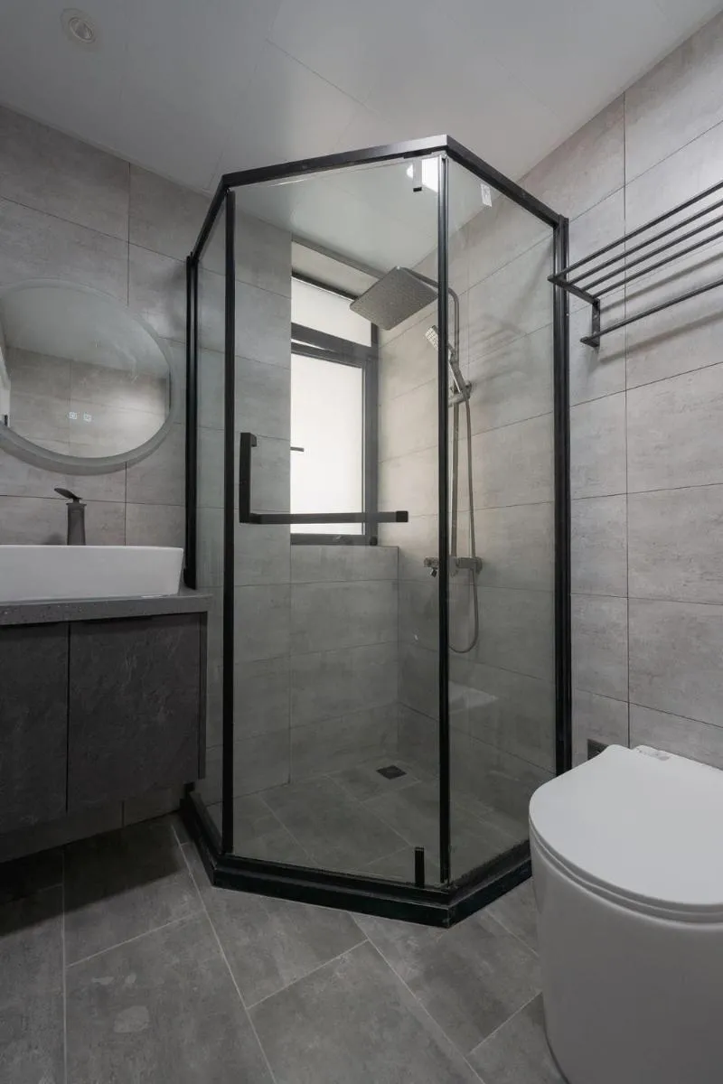 Image 6 of Brand New Apartment The Bund Nanjing Road Xintiandi Cheng Huangmiao Large Flat Warm and Sunny Three Rooms 100m from Metro Station