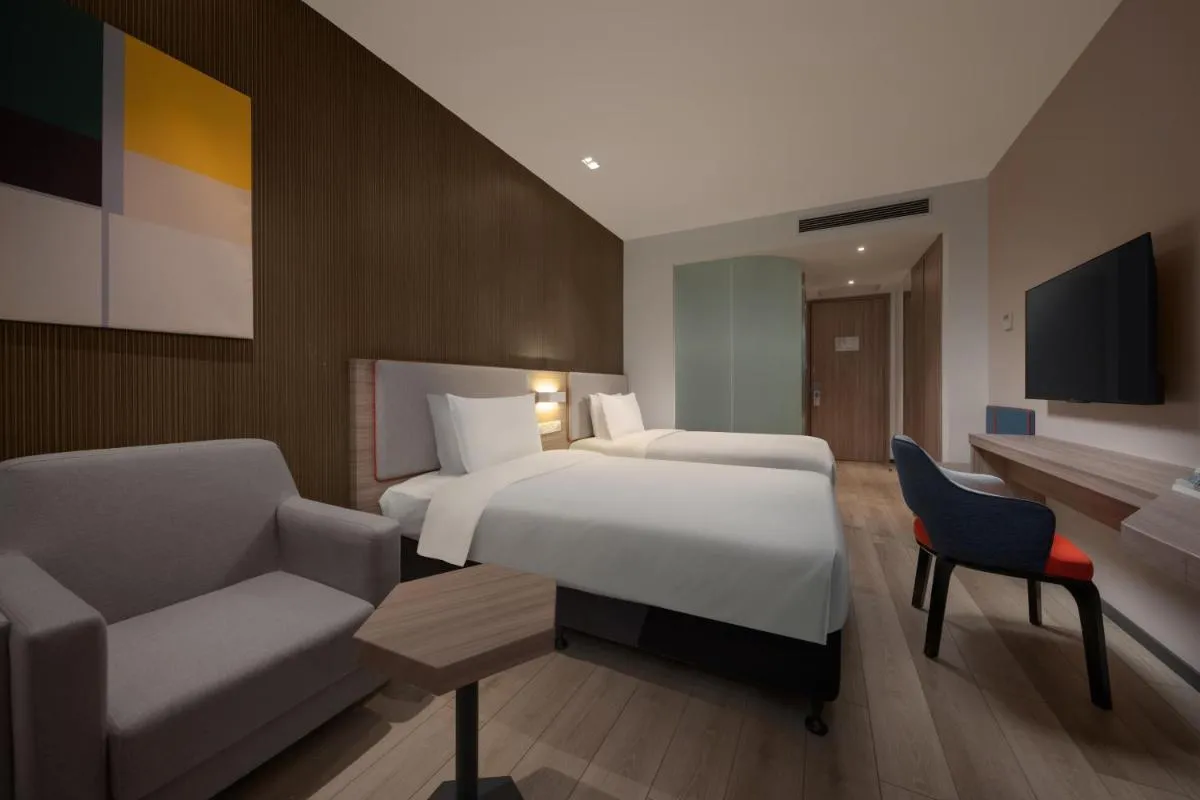 Image 2 of Holiday Inn Express Shanghai Pujiang, an IHG Hotel