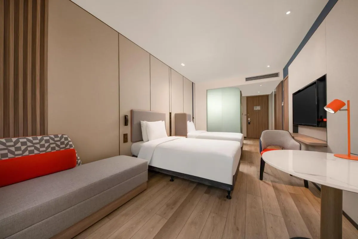 Image 6 of Holiday Inn Express Shanghai Pujiang, an IHG Hotel
