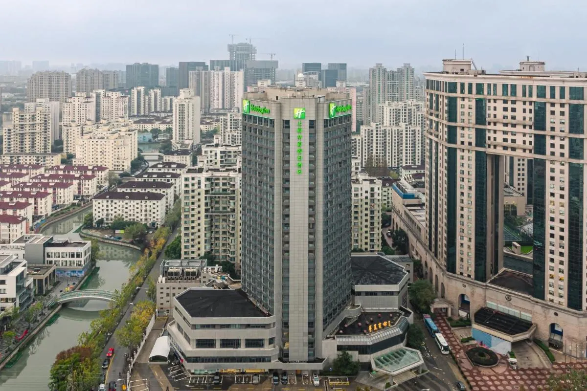 Image 4 of Holiday Inn Shanghai Huaxia, an IHG Hotel – overlooking city scenery at Sky View Restaurant