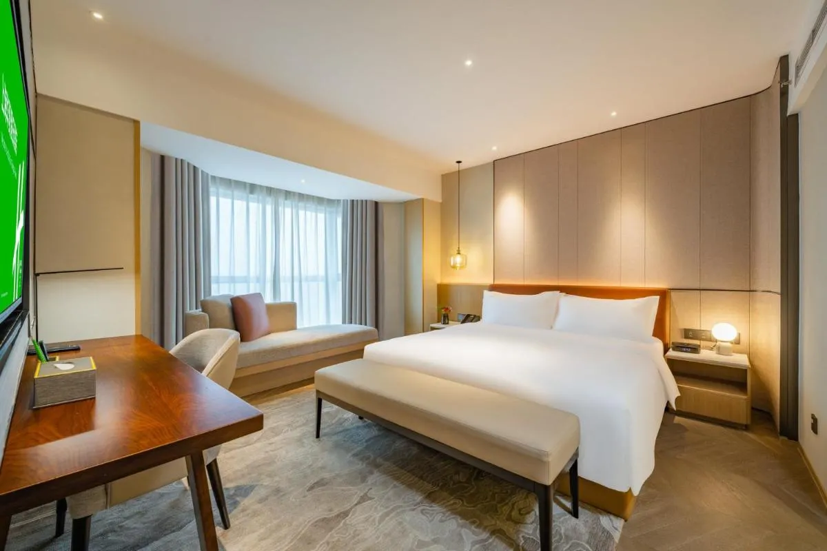 Image 6 of Holiday Inn Shanghai Huaxia, an IHG Hotel – overlooking city scenery at Sky View Restaurant