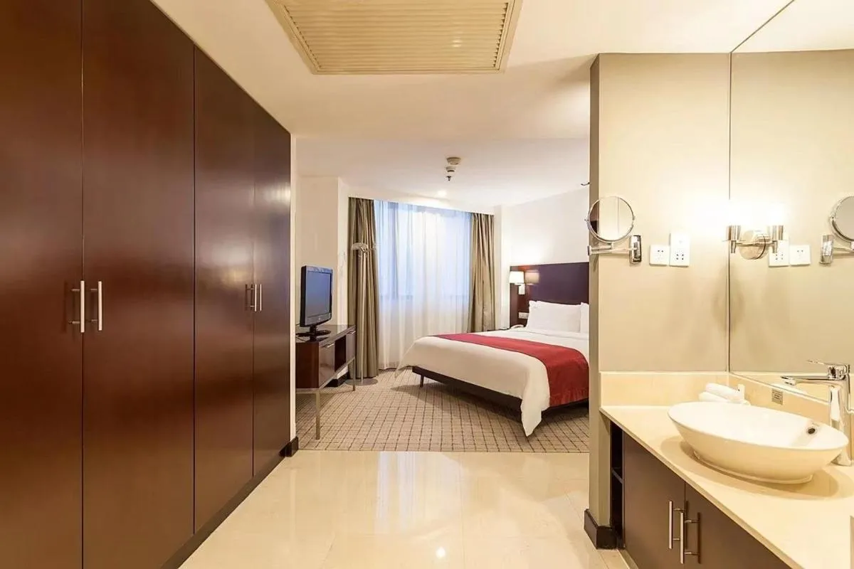 Image 6 of Holiday Inn Shanghai Vista, an IHG Hotel