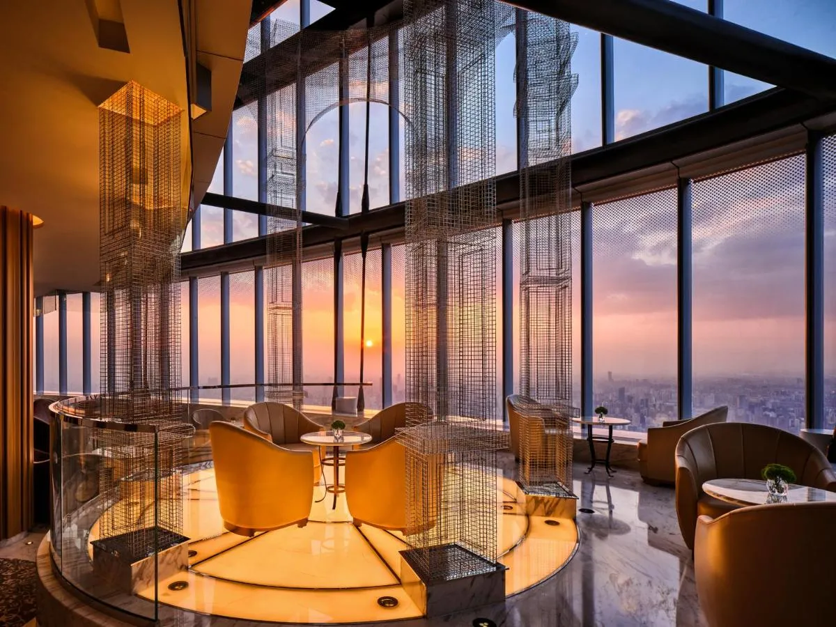 Image 1 of J Hotel, Shanghai Tower – Above All Else, Overlooking the Bund