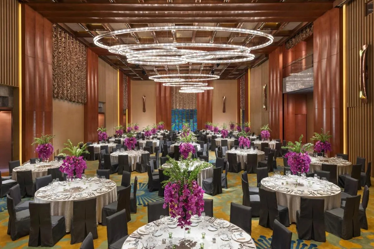 Image 5 of Mandarin Oriental Pudong, Shanghai -Neighbor to the Iconic Oriental Pearl Tower, Offering a Serene Riverfront Retreat