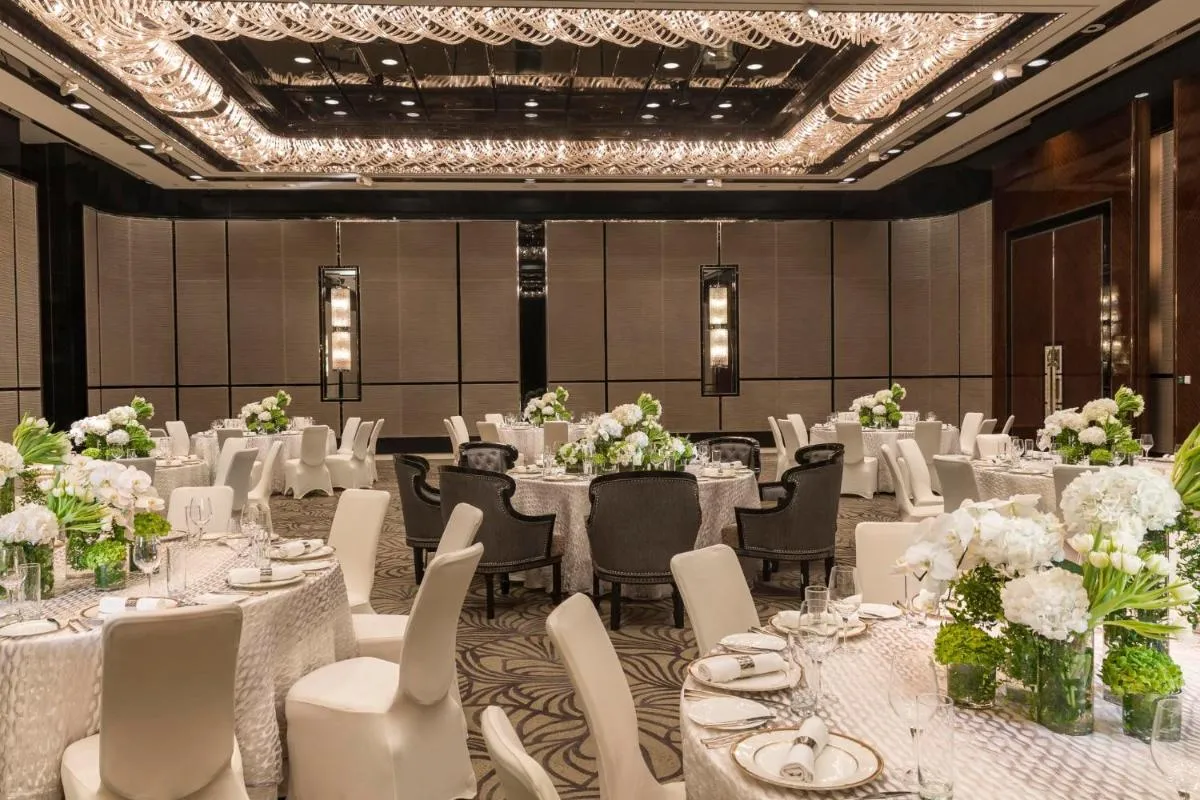 Image 6 of Regent Shanghai Pudong – Complimentary first round minibar per stay – including a bottle of wine – enjoy the internet without any pressure