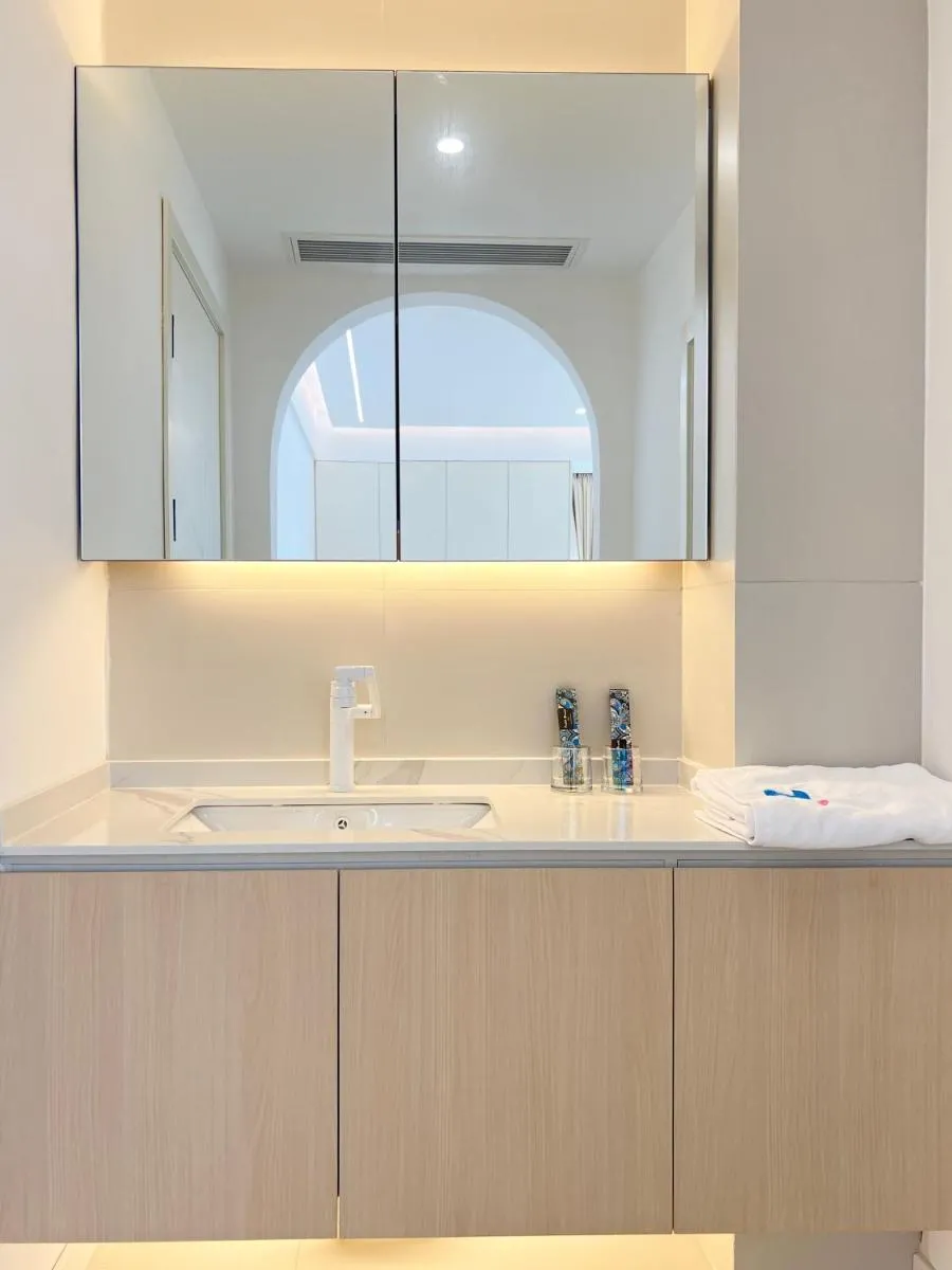 Image 4 of Three Bedroom Apartment near Xintiandi