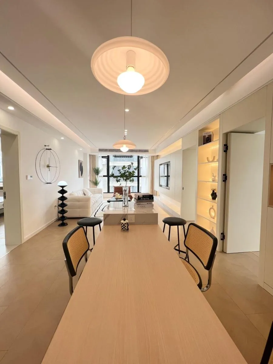 Image 3 of Three Bedroom Apartment near Xintiandi