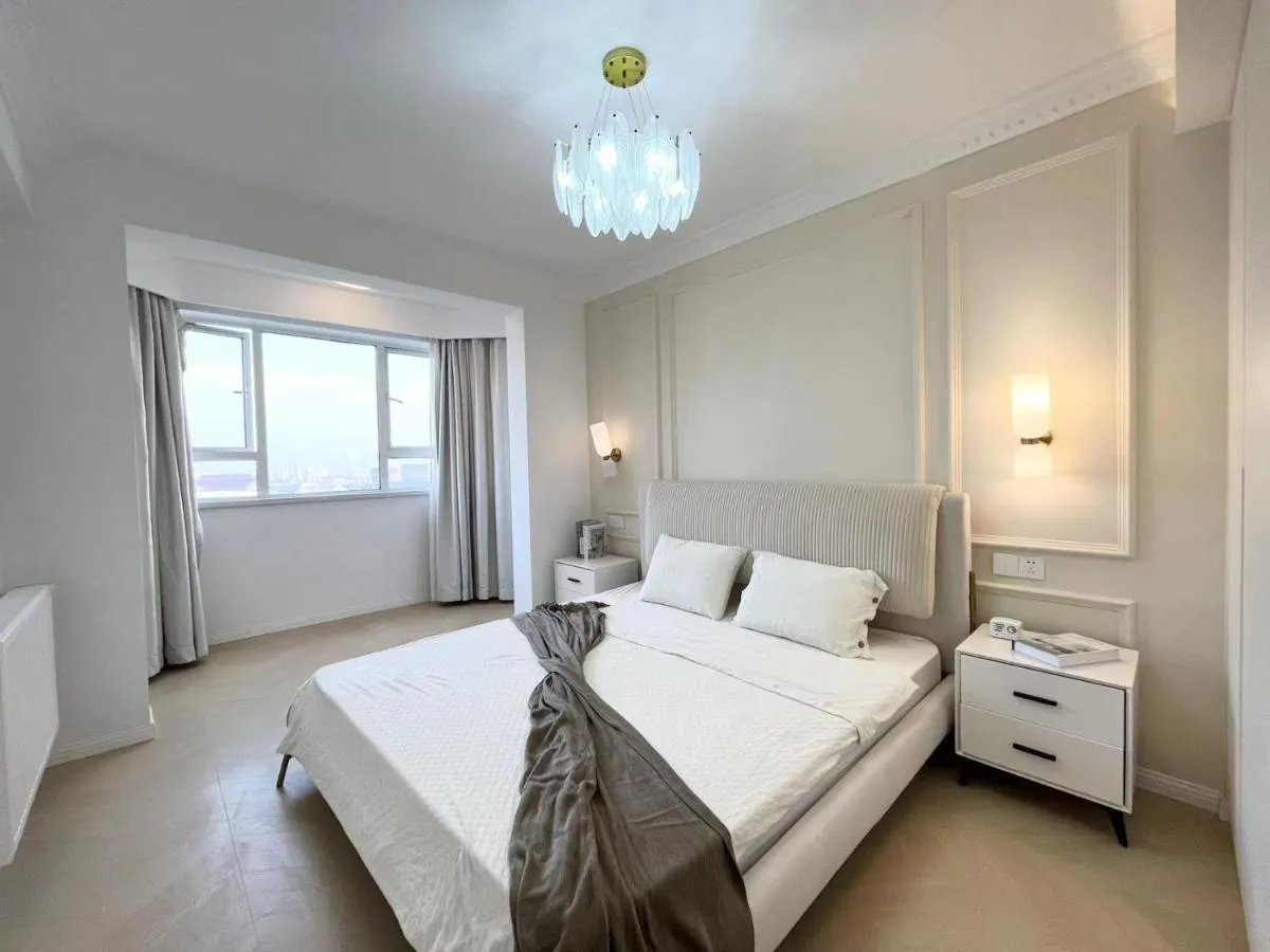 Image 6 of Warm Four Bedroom Apartment with Huangpu River View
