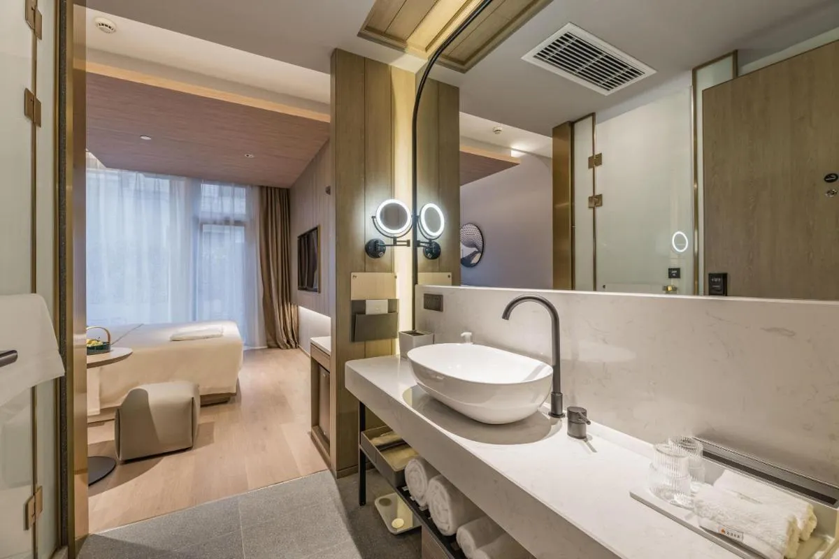 Image 2 of Atour Hotel Shanghai World Expo Center