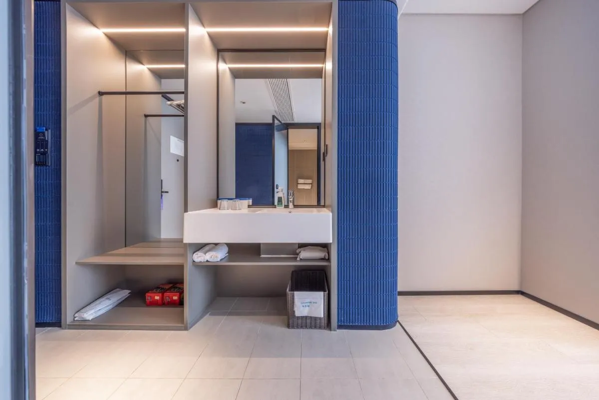Image 2 of Atour Light Hotel Shanghai Daning International Shibei High-tech Park