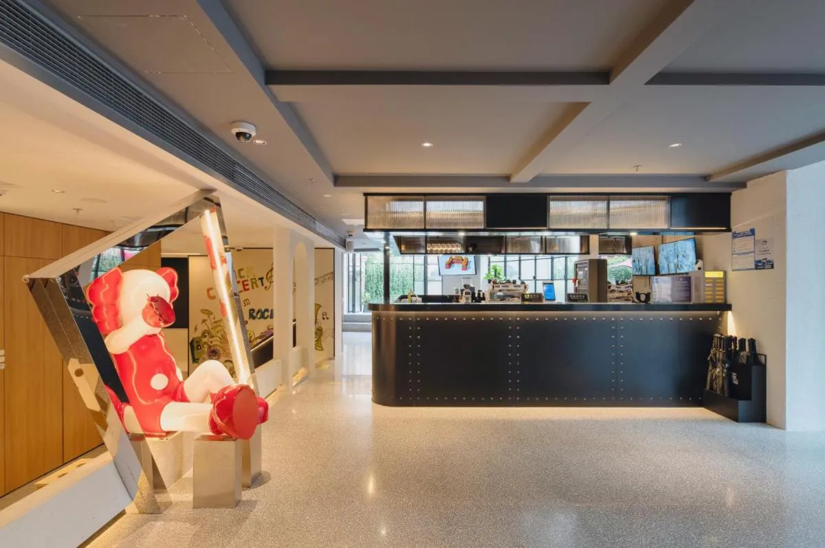 Image 6 of Dayin Garden Hotel -Near People’s Square & Nanjing Road-Large Social Area -Bar -Café -Gym -Free Laundry Luggage Storage -24H Front Desk-English Service