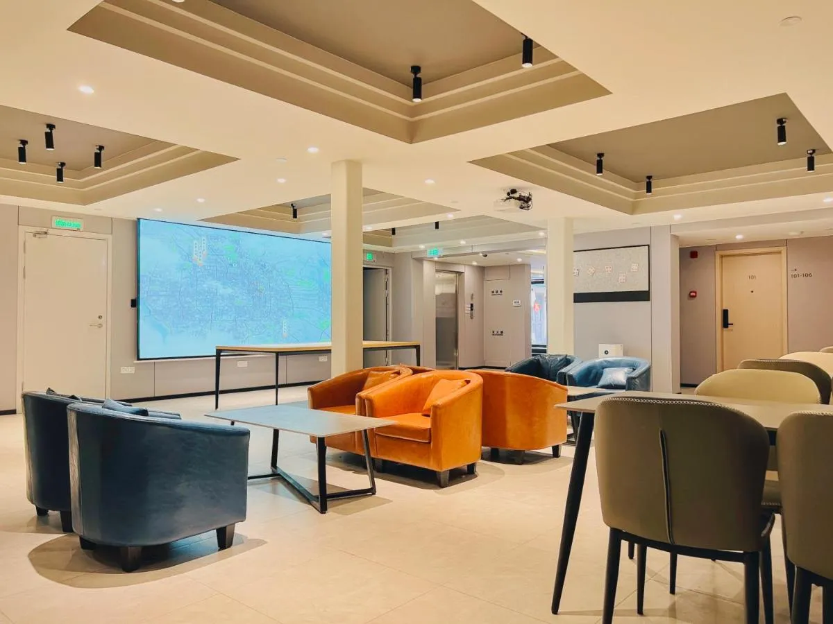 Image 4 of Dayin International Youth Hostel -Near People’s Square & Old Town -Social Area -Bar -Café -Gym -Free Laundry Luggage Storage -24H Front Desk -English Service