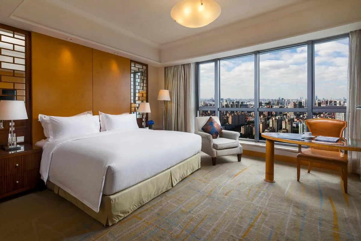 Image 1 of DoubleTree by Hilton Shanghai Pudong – Present welcome cookie