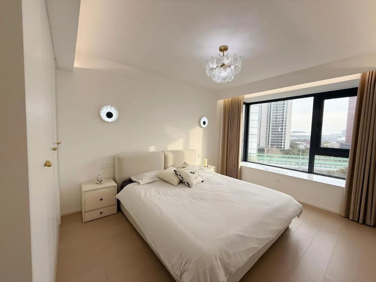 Image 1 of Eastern Hub – Bund Branch 4bedroom Near Subway HongHui Apt