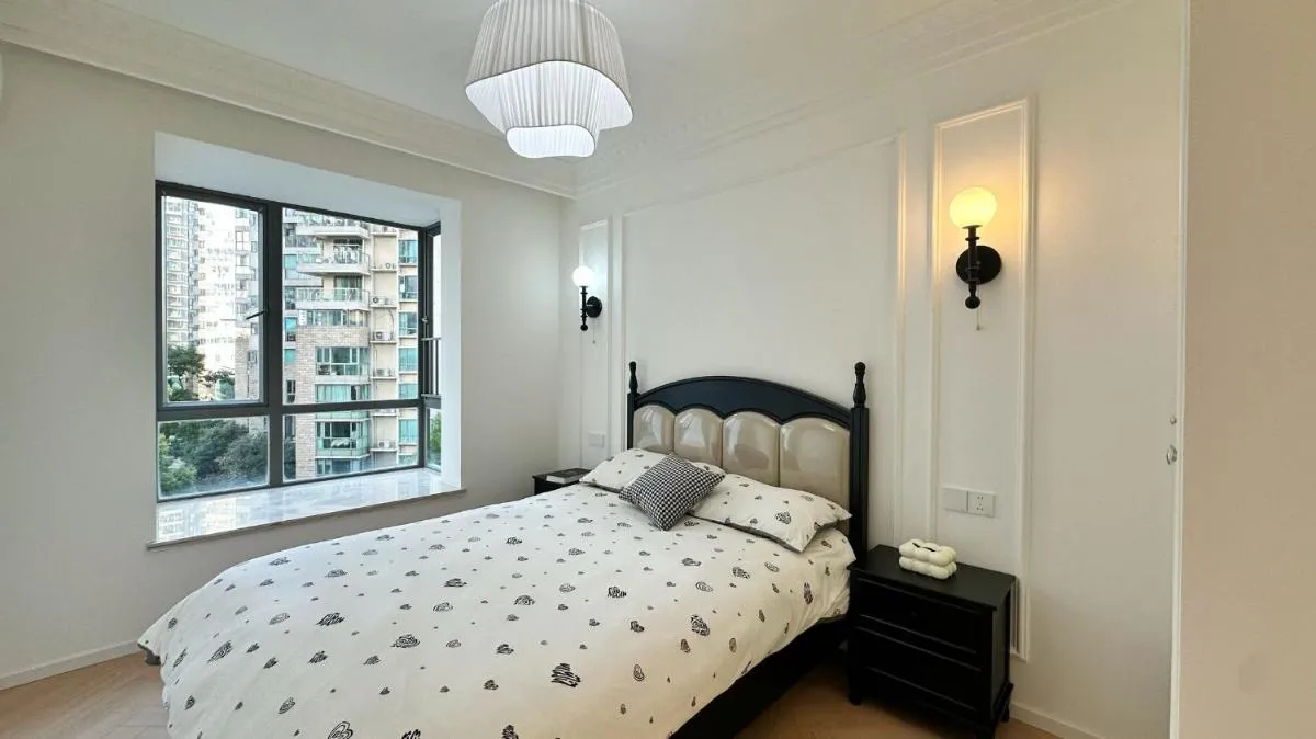 Image 1 of Eastern Hub – Bund Branch Superior 3bedroom Near TianZiFang&XinTianDi, Near Subway