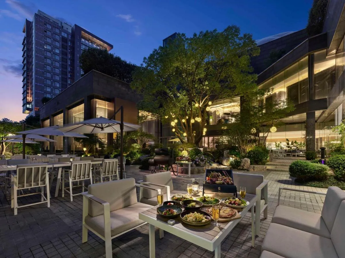 Image 4 of Hilton Shanghai Hongqiao