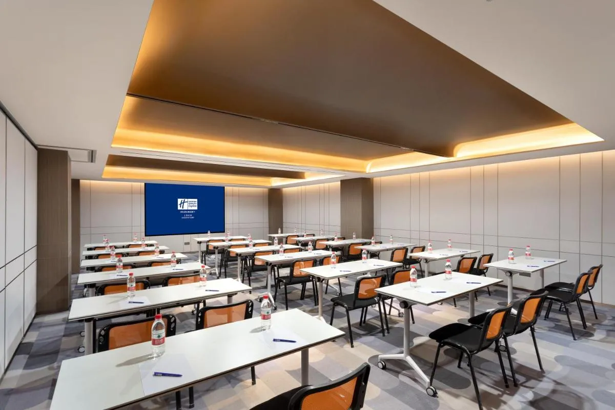 Image 6 of Holiday Inn Express Shanghai Gumei by IHG