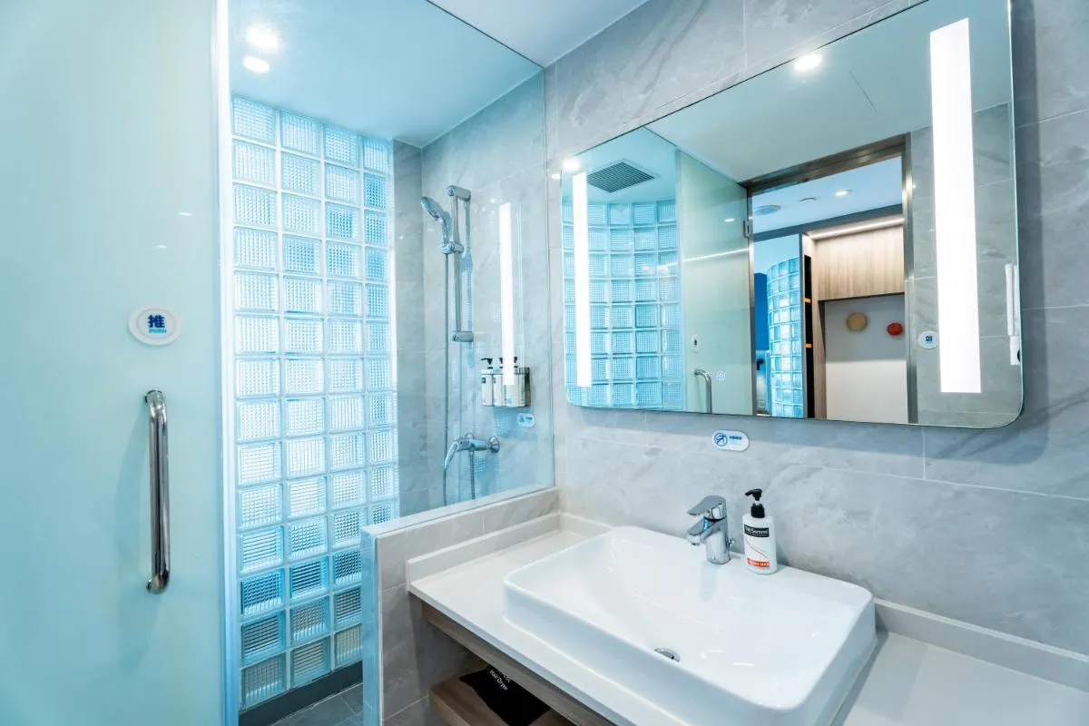 Image 2 of Holiday Inn Express Shanghai Jinqiao Central by IHG