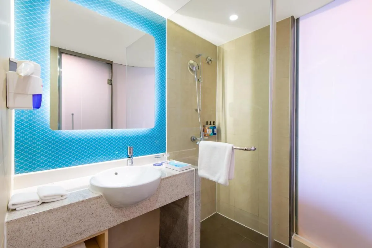 Image 2 of Holiday Inn Express Shanghai Putuo by IHG