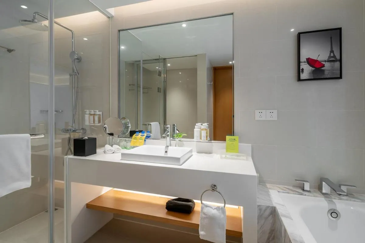 Image 2 of Holiday Inn Shanghai Hongqiao Central by IHG