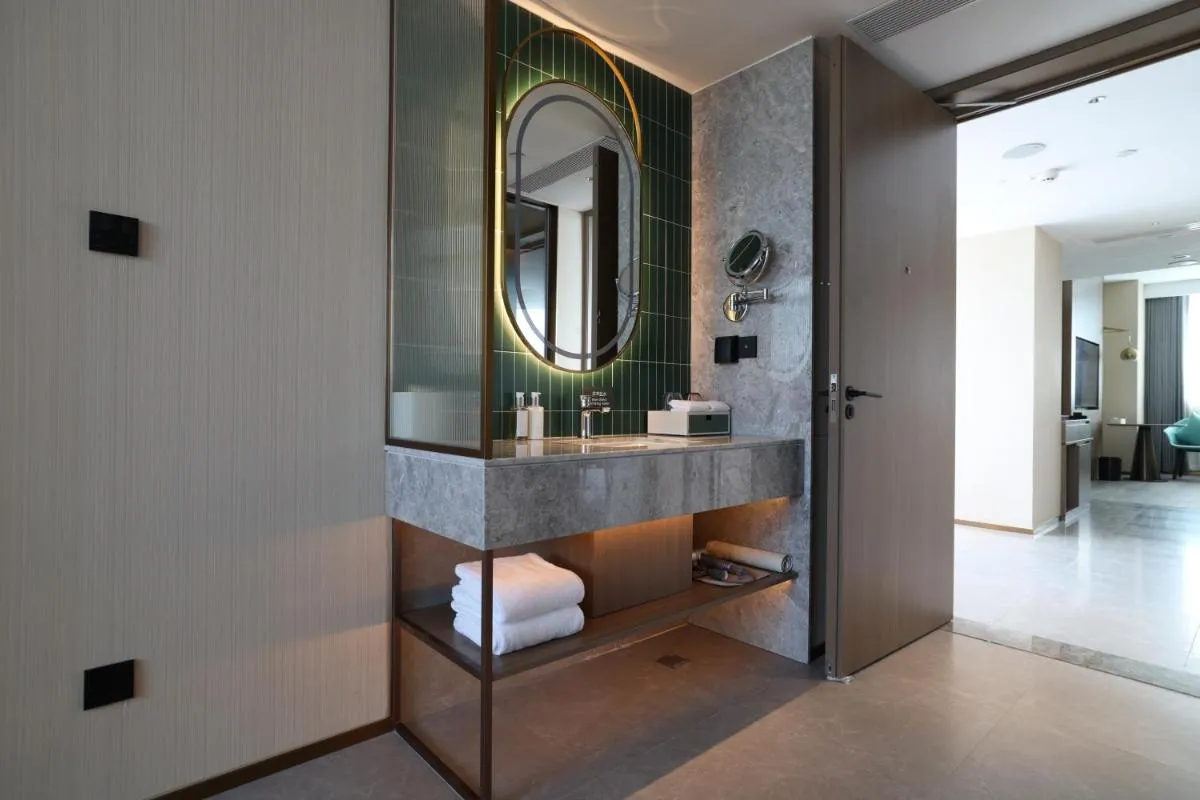 Image 6 of Holiday Inn Shanghai Jing’an