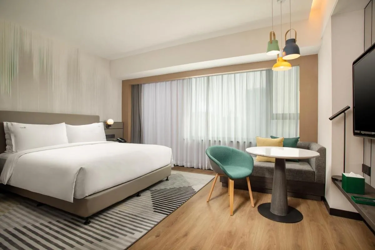 Image 4 of Holiday Inn Shanghai Nanjing Road by IHG