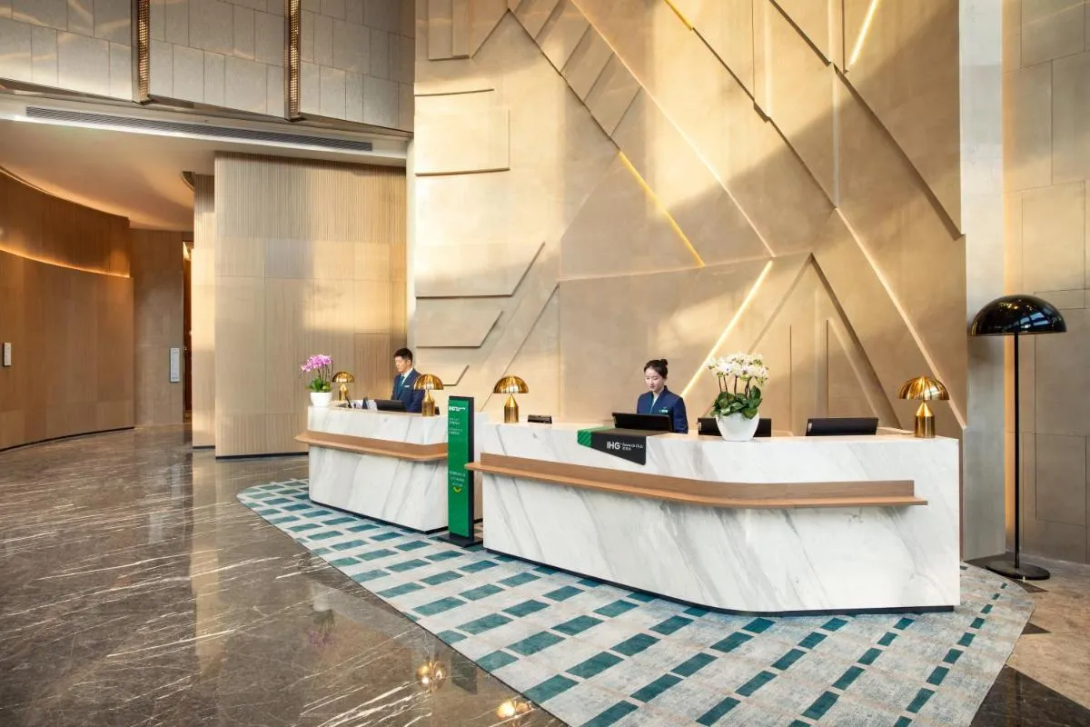 Image 6 of Holiday Inn Shanghai Nanjing Road by IHG