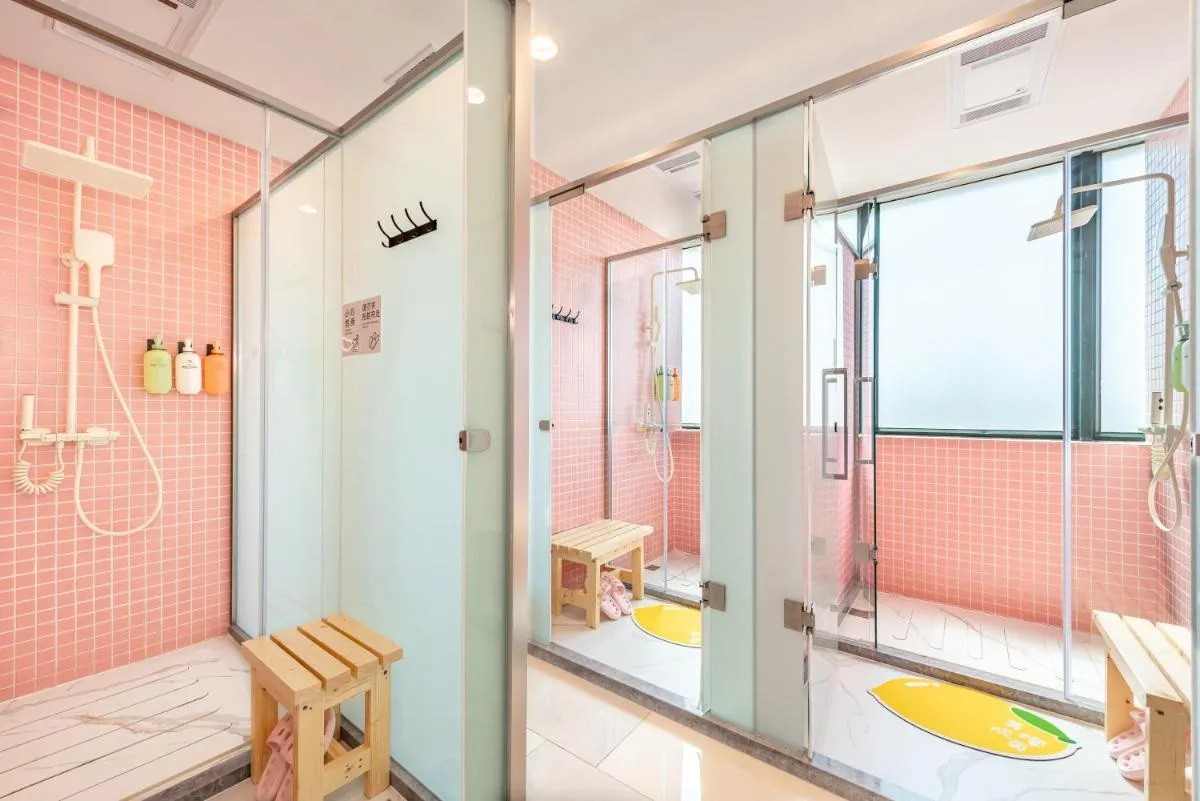Image 1 of Lemon Hotel – Metro Line 1 Line 7 Changshu Road 200 meters