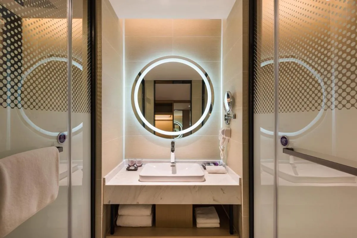 Image 2 of Mercure Shanghai Hongqiao Railway Station