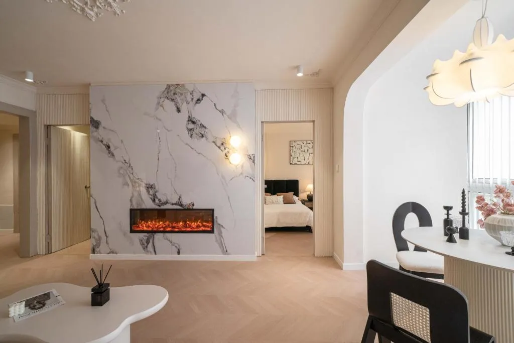 Image of Moli B&B-Right on Nanjing East Road the Bund 2-Bedrooms with Elevator Apart ment Near the subway