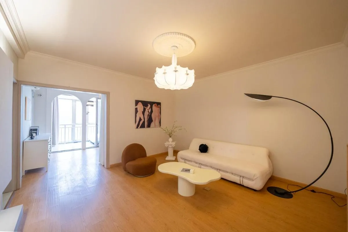 Image 2 of Moli B&B – The Bund Riverview Nanjing East Road 3-Bedrooms with Elevator Apartment Near the subway