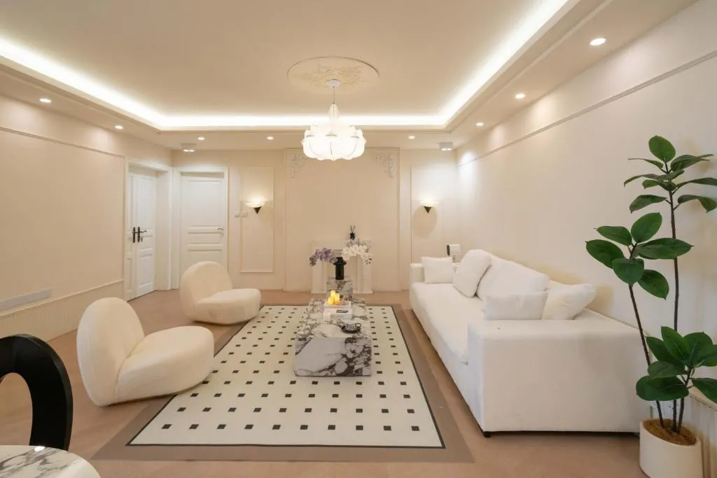 Image of Molly Homestay – walk to Yu Garden and the Bund 3bedrooms 1study 2 bathrooms elevator apartment