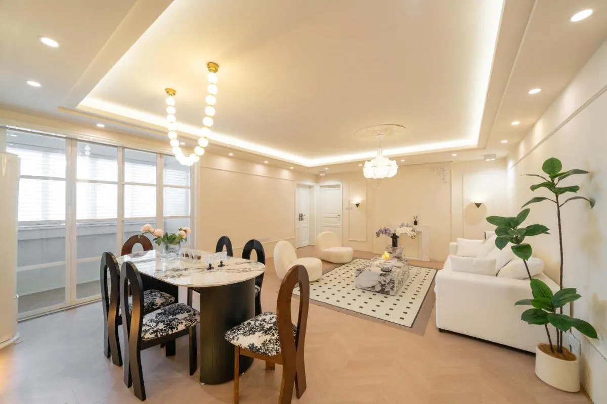 Image 4 of Molly Homestay – walk to Yu Garden and the Bund 3bedrooms 1study 2 bathrooms elevator apartment