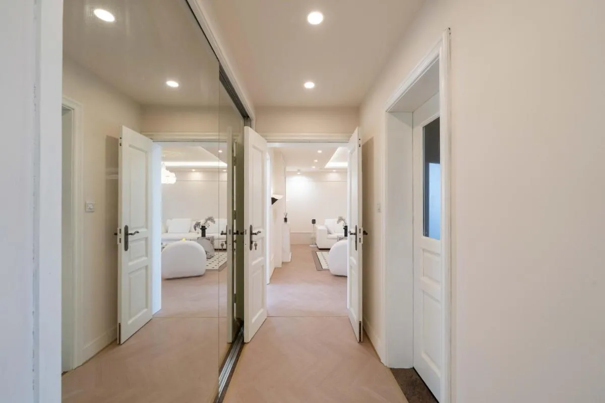 Image 5 of Molly Homestay – walk to Yu Garden and the Bund 3bedrooms 1study 2 bathrooms elevator apartment