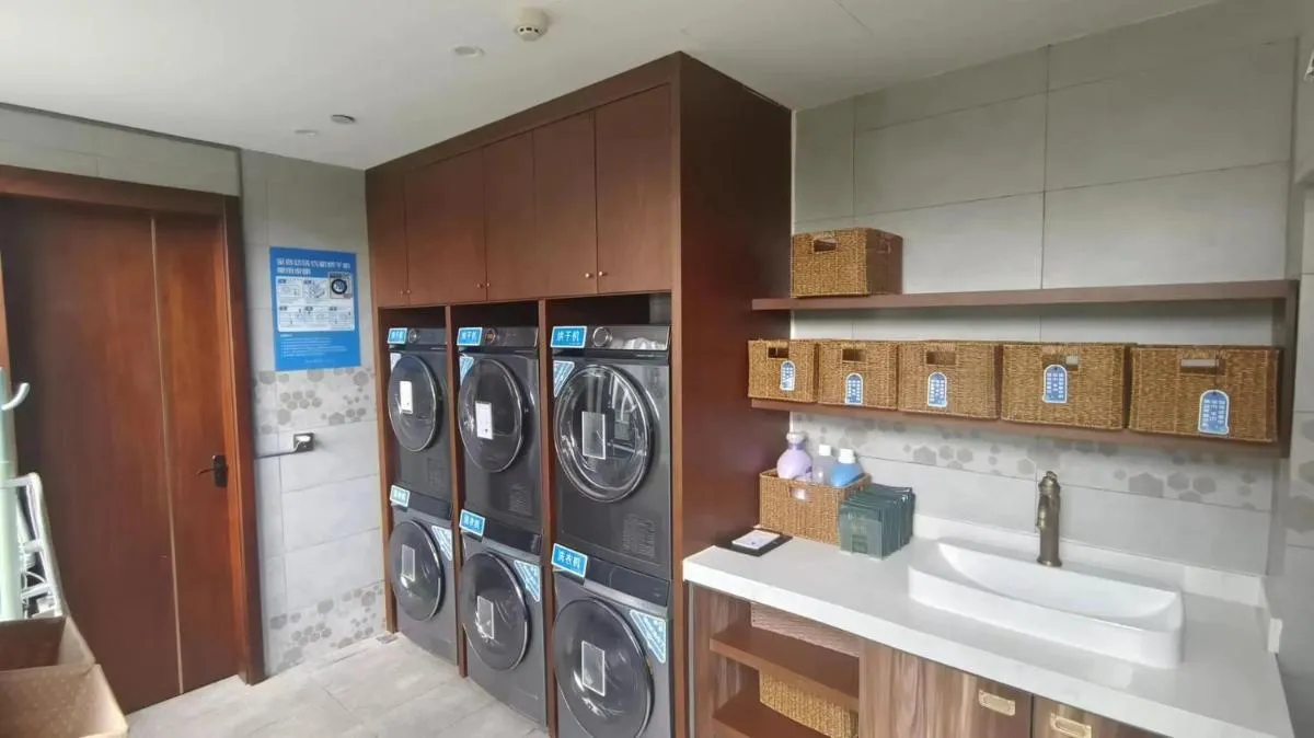 Image 6 of Nost algia S Hotel Near Shanghai Fudan University- The Bund, The Pearl Tower, Free ice cream, mineral water, coffee, snacks and laundry service, Free GYM, English communication well