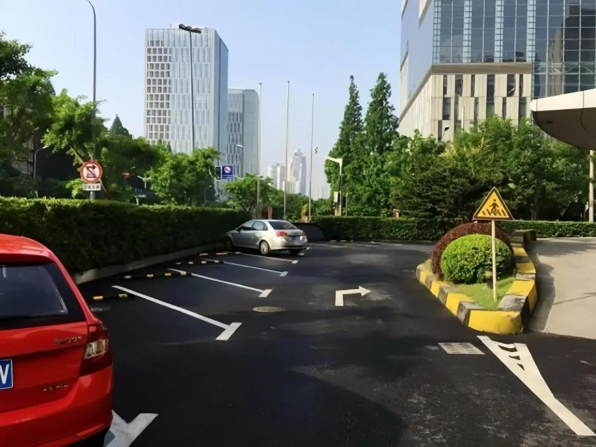 Image 5 of Radisson RED Shanghai Wujiaochang Hotel