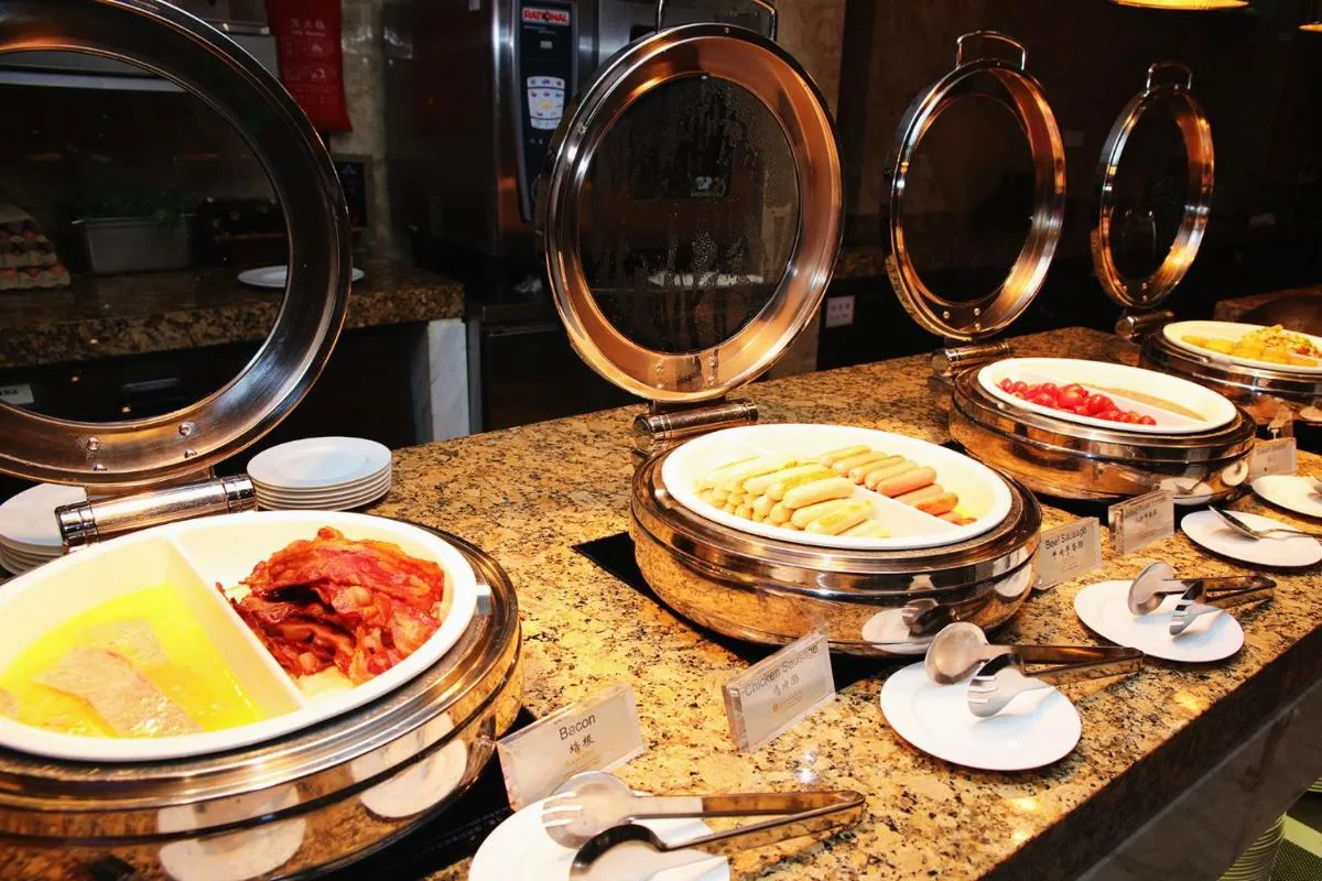 Image 2 of Ramada Plaza Shanghai Pudong Airport – 3 mins to PVG depature floor & check entrance with hotel shuttle