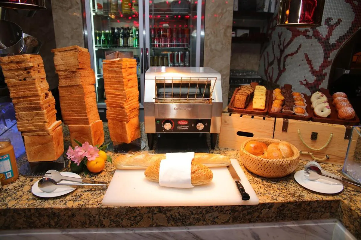 Image 1 of Ramada Plaza Shanghai Pudong Airport – 3 mins to PVG depature floor & check entrance with hotel shuttle