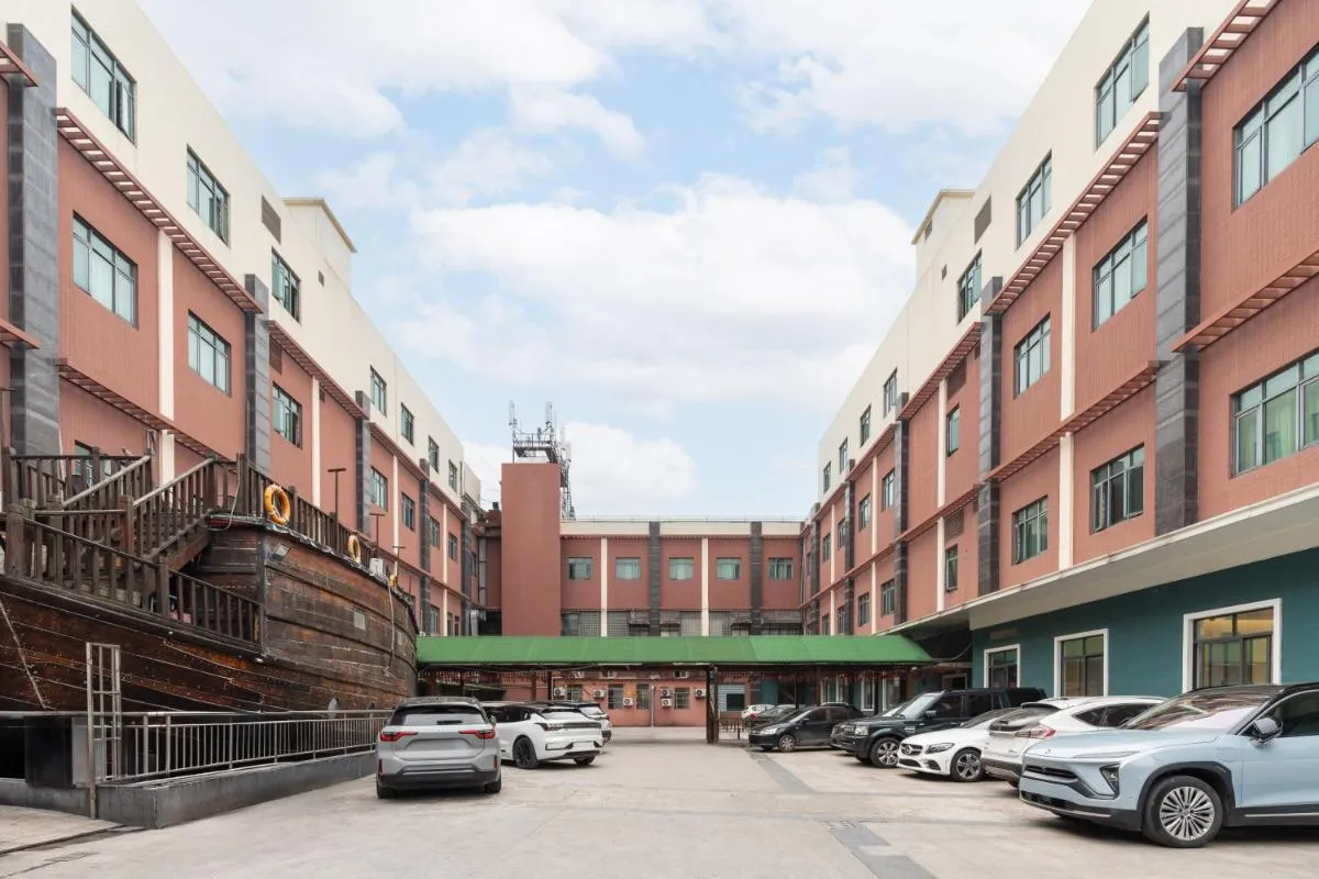 Image 5 of Rezen Select Shanghai International Resort