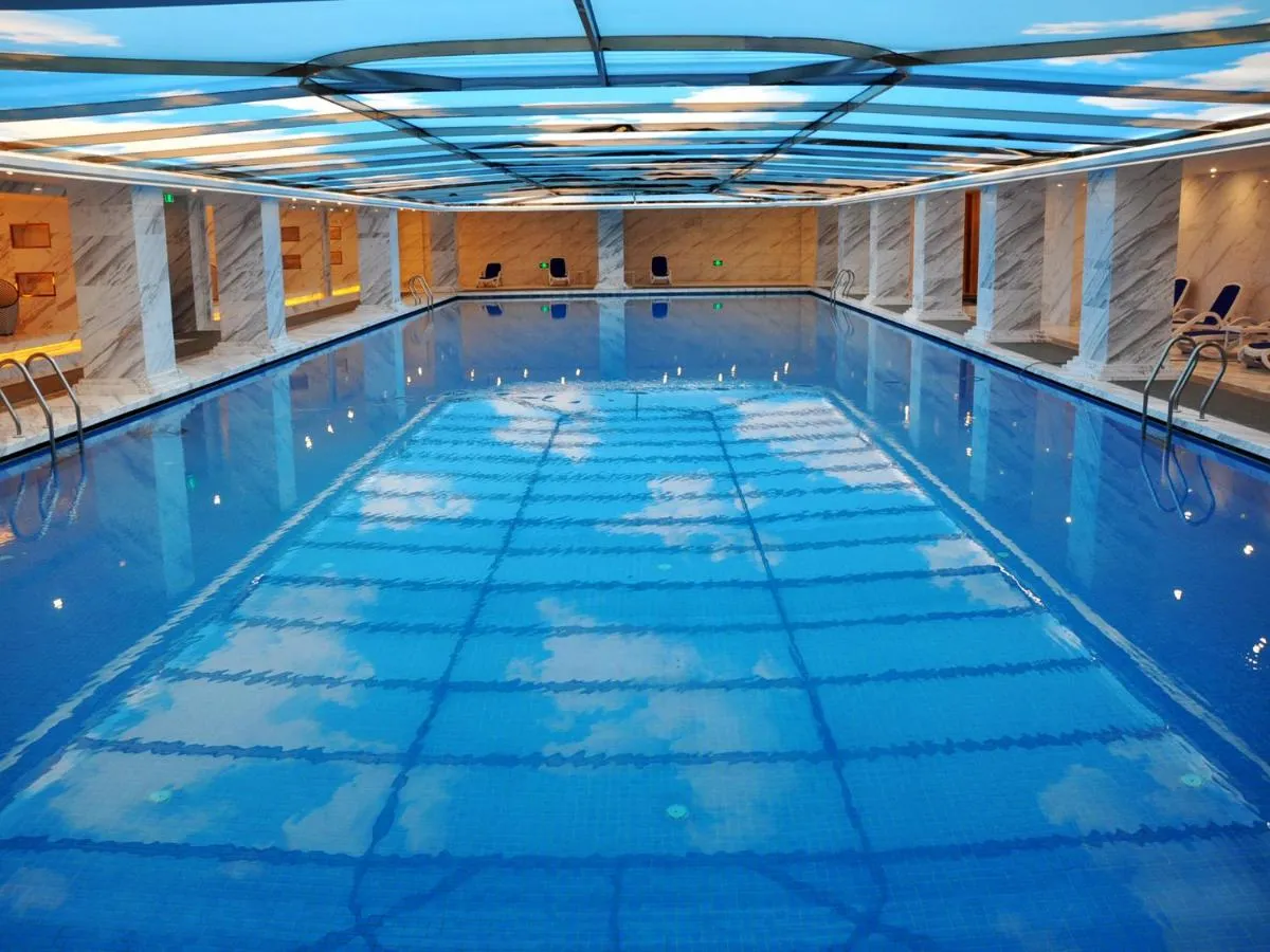 Image 3 of Royal Garden Hotel Shanghai-Free Shuttle to and From Disney & PVG & close Metro Line2 easy to SHA New Expo