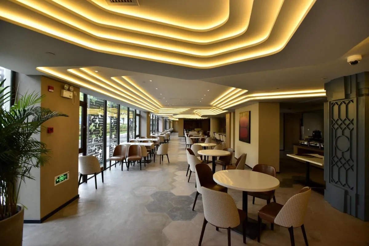 Image 1 of SHANGHAI-DECO Hotel-Free shuttle bus to Pudong Airport and Disneyland