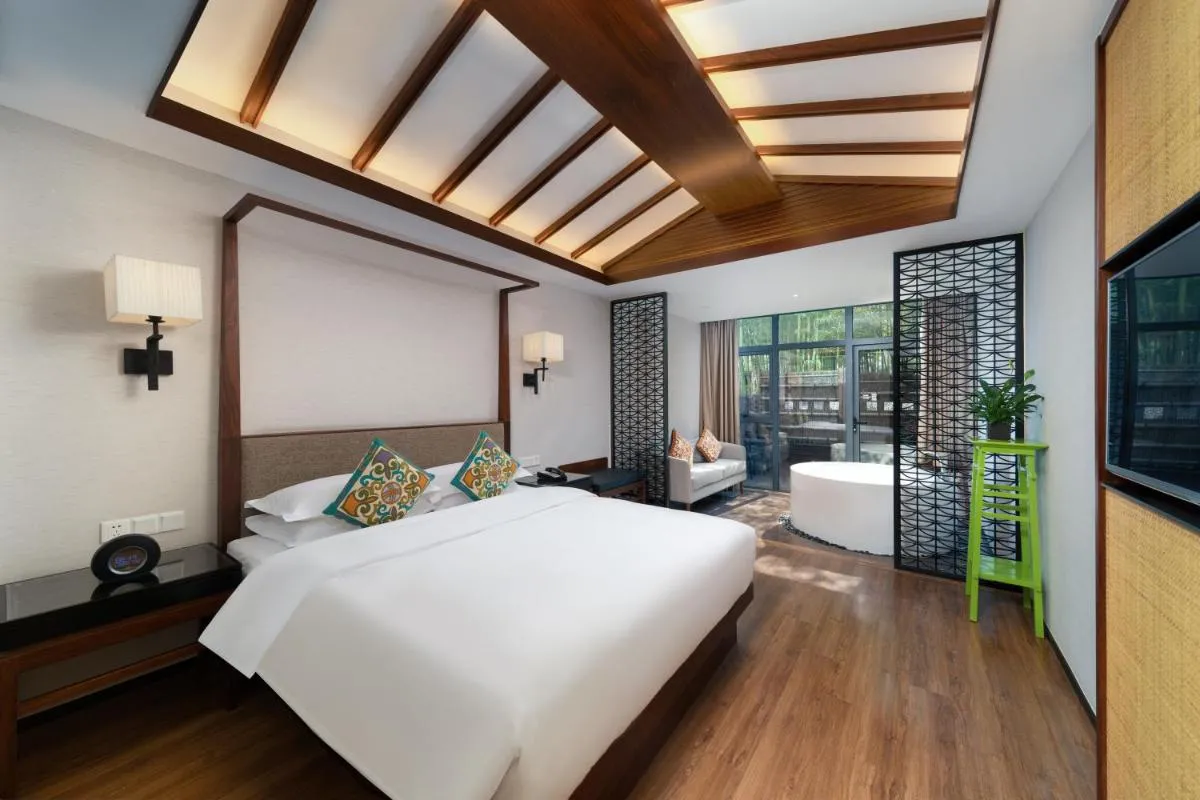 Image 1 of SSAW Boutique Shanghai South Xuhui RiYueGuang
