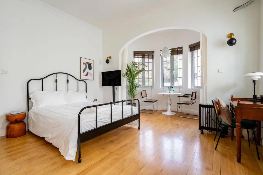 Image of Shanghai Downtown Flower B&B – West Fuxing Road Branch