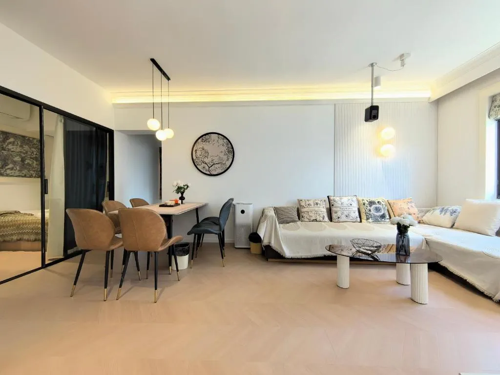 Image of Shanghai Downtown Yi Du B&B – Near Jing’an Temple Subway 200 meters and shopping mall