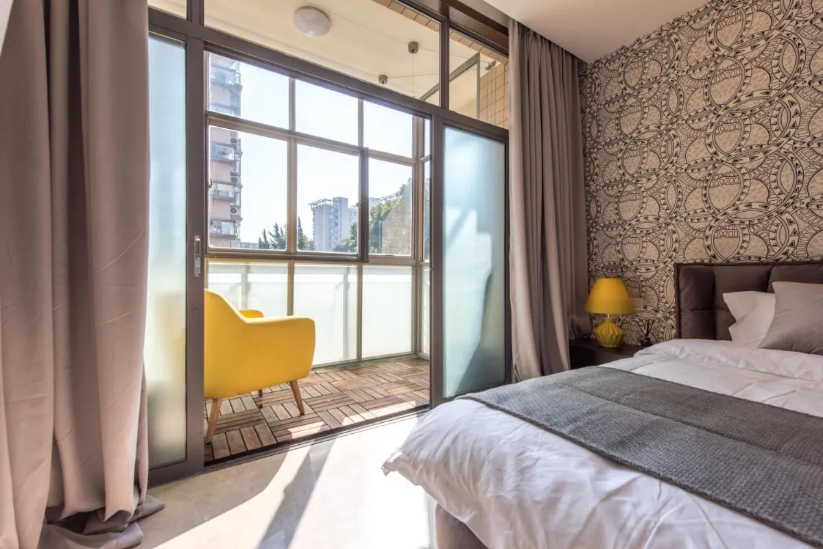 Image 1 of Shanghai Hills & Chuanyu Inn- Line 2,7 Near SNIEC & Maglev Baiyang Road