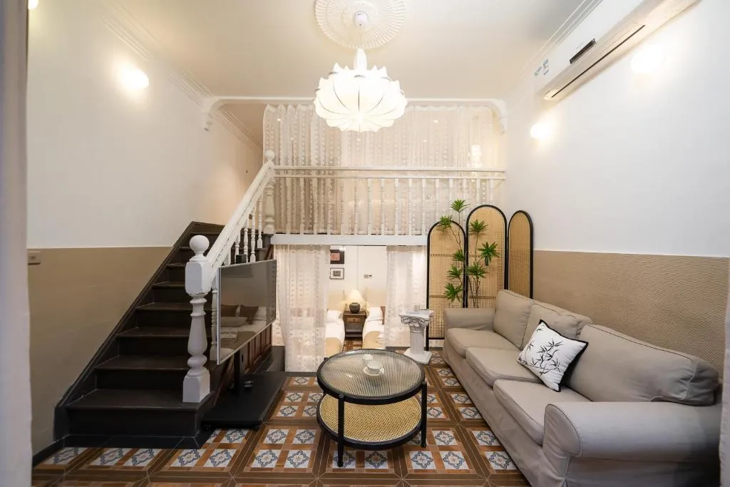 Image of Shanghai Hills & Serendipity Family Boutique Near Line13 Mid Huaihai Road