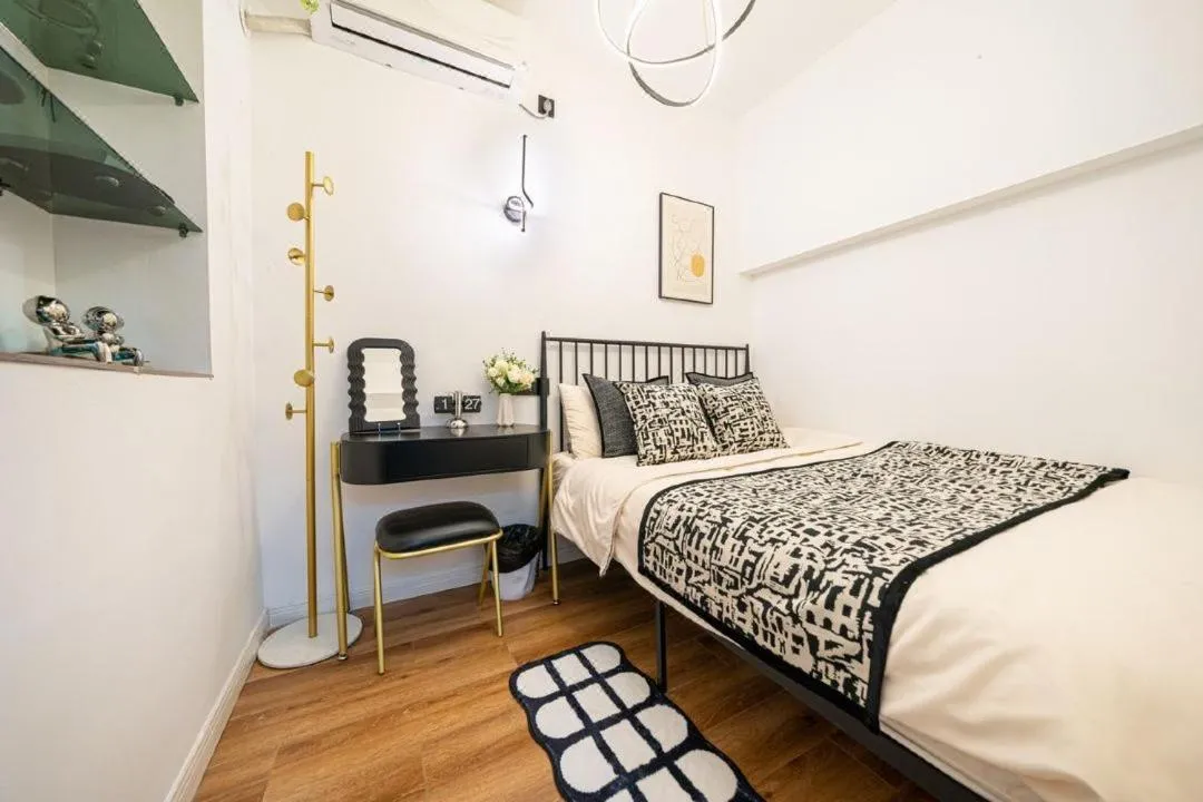 Image 1 of Shanghai Hills&Well-time Family Homestay Fuxing 3 Bedrooms Near Line 1 Changshu rd and Near Jing’an Temple