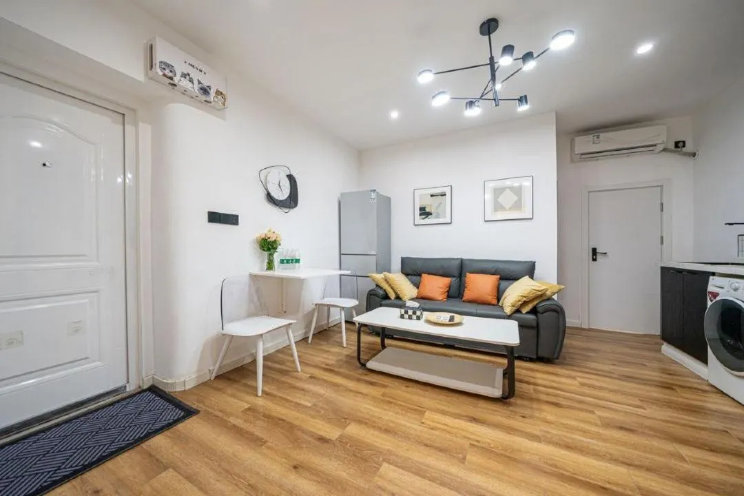 Image 3 of Shanghai Hills&Well-time Family Homestay Fuxing 3 Bedrooms Near Line 1 Changshu rd and Near Jing’an Temple
