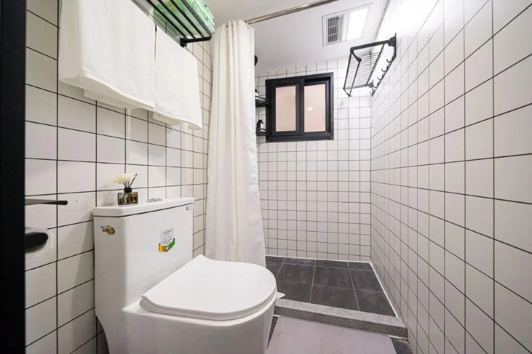 Image 2 of Shanghai Hills&Well-time Family Homestay Fuxing 3 Bedrooms Near Line 1 Changshu rd and Near Jing’an Temple